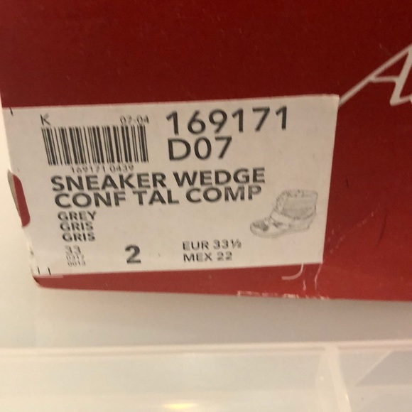 COPY - Girls Glitter Wedge Sneakers Size 2 - Picture 5 of 6